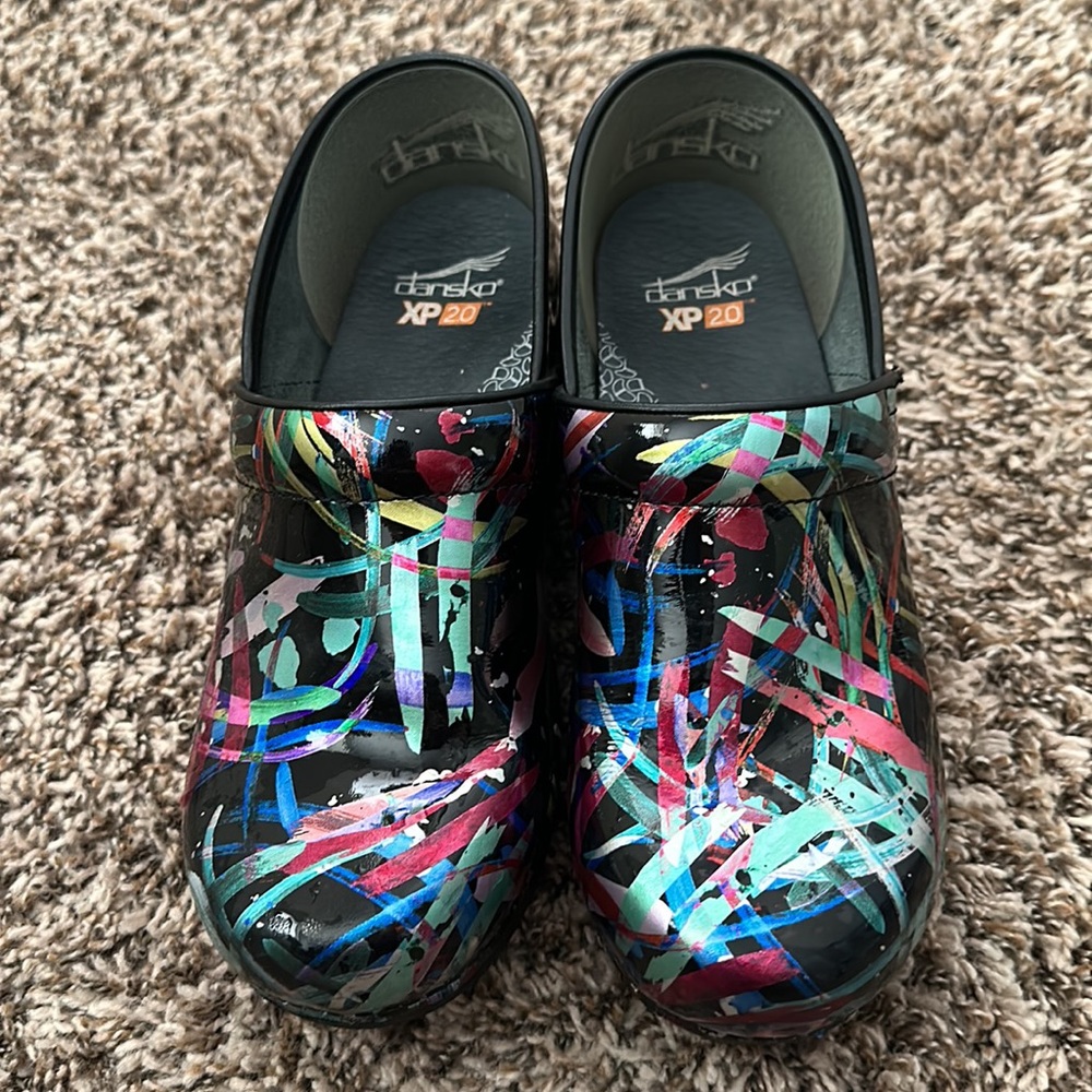 Dansko XP 2.0 Clogs - Picture 2 of 5